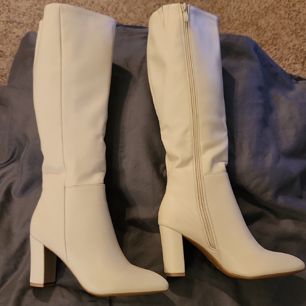 Elegant Ivory Knee-High Women's Boots